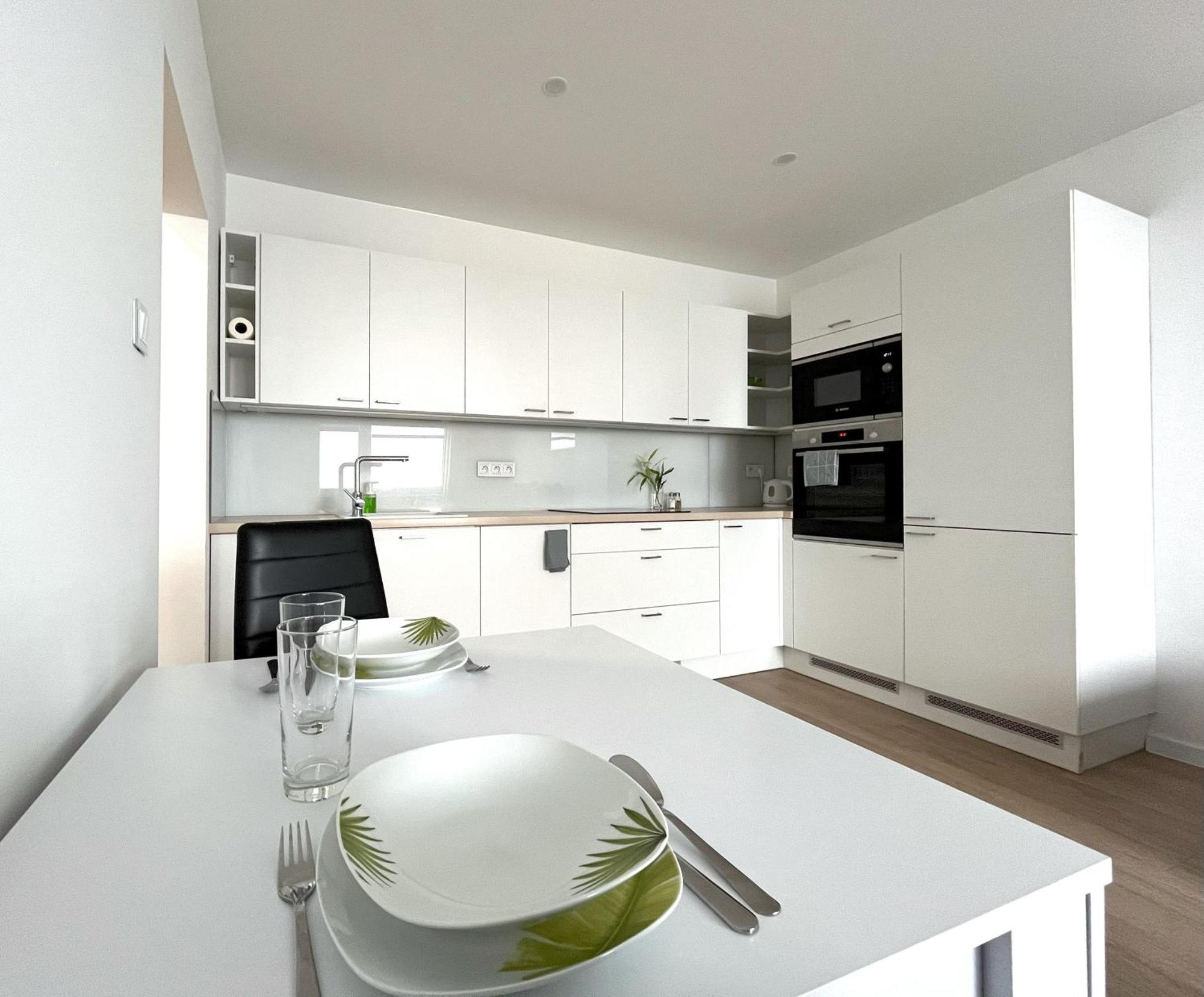 Elegant Escape Apartment III - Free Parking, Easy Access To City Center Μπρατισλάβα Εξωτερικό φωτογραφία